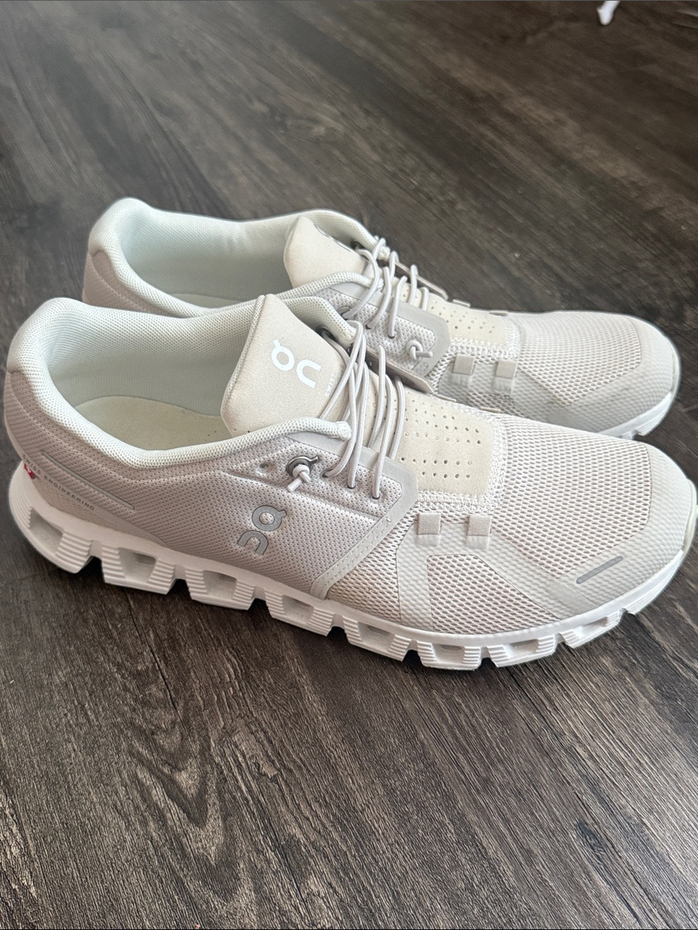 On Running Cloud 6 Women Running Shoe - Off-White/Cream